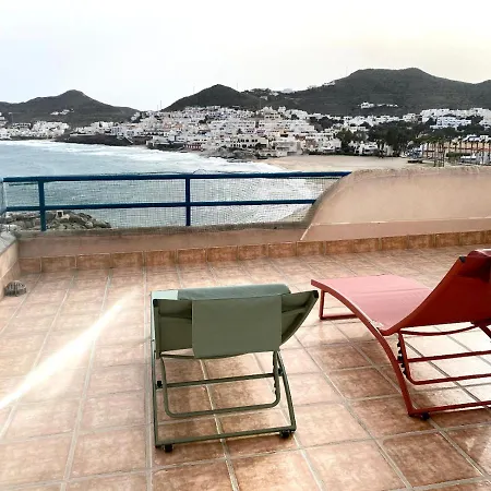 El Puerto Apartment *
