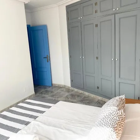 El Puerto Apartment *